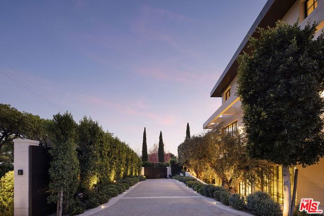 721 N Bonhill Road, Los Angeles, CA 90049