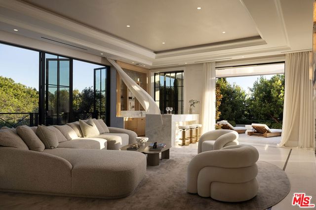 721 N Bonhill Road, Los Angeles, CA 90049