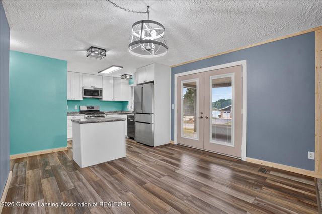 1109 Mora Circle, Dewitt, MI 48820