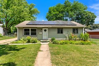 114 Meadow Avenue, Woodstock, IL 60098