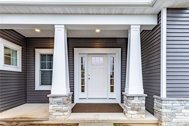 6122 Villa Fina Drive, Ontario, NY 14519