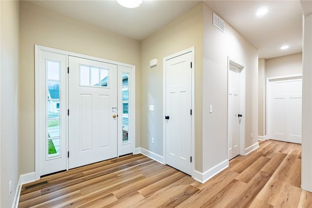 6122 Villa Fina Drive, Ontario, NY 14519