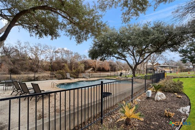 500 N Market Avenue 319 D, New Braunfels, TX 78130