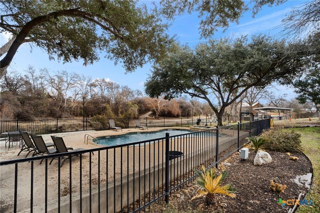 500 N Market Avenue 319 D, New Braunfels, TX 78130