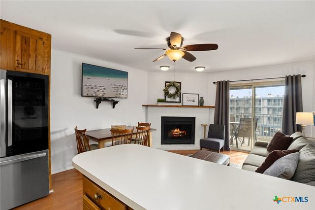 500 N Market Avenue 319 D, New Braunfels, TX 78130