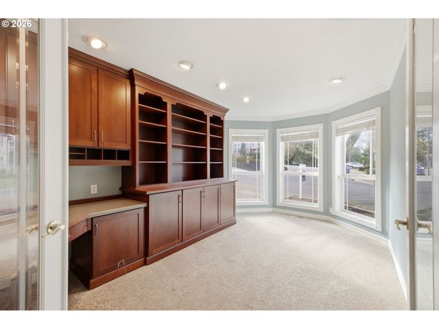 7600 Sw MILLERGLEN Dr, Beaverton, OR 97007