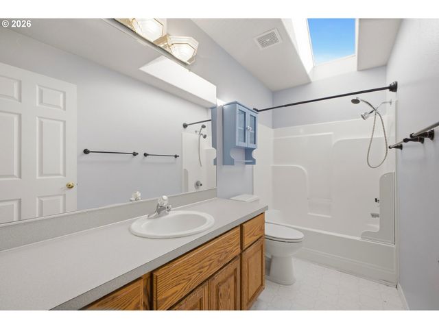 7600 Sw MILLERGLEN Dr, Beaverton, OR 97007