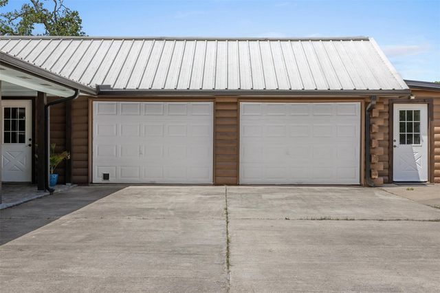 888 Tafelski Road, New Waverly, TX 77358