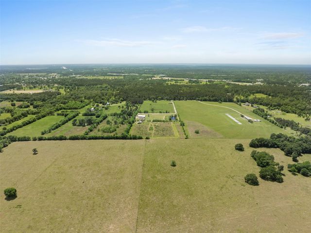 888 Tafelski Road, New Waverly, TX 77358