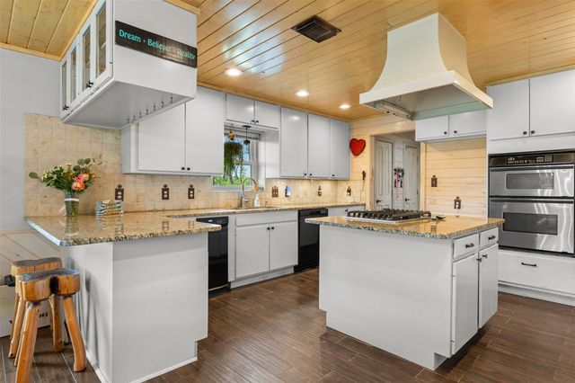 888 Tafelski Road, New Waverly, TX 77358