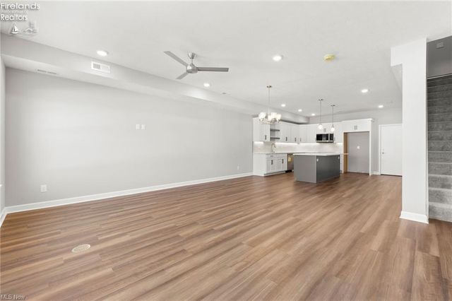 461 Harbor Lane, Lorain, OH 44052