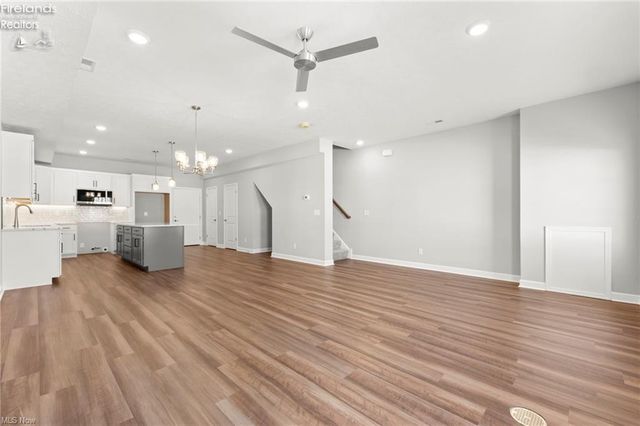 461 Harbor Lane, Lorain, OH 44052