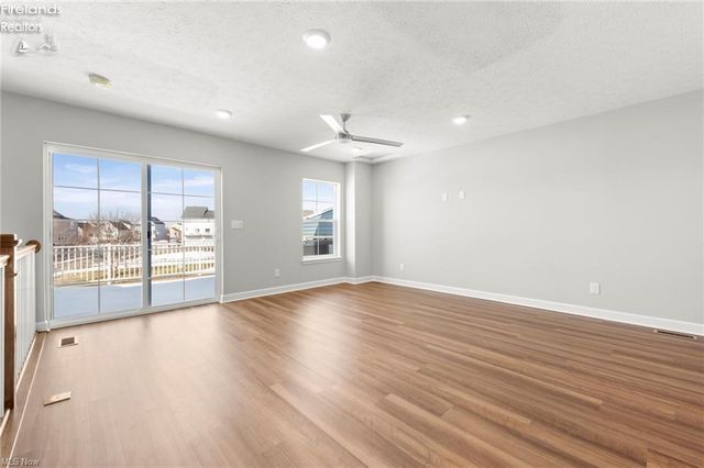 461 Harbor Lane, Lorain, OH 44052