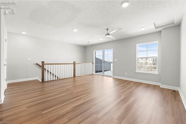 461 Harbor Lane, Lorain, OH 44052