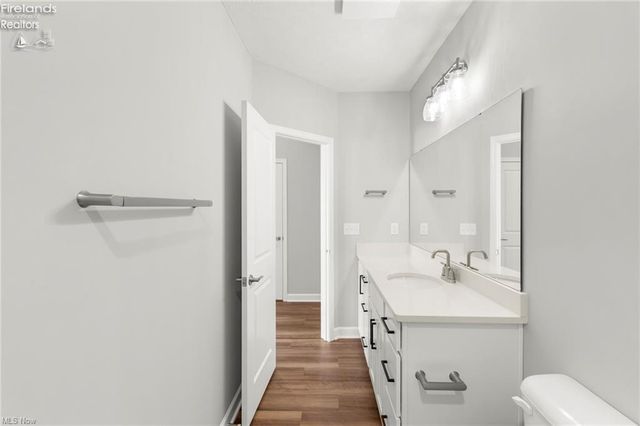 461 Harbor Lane, Lorain, OH 44052