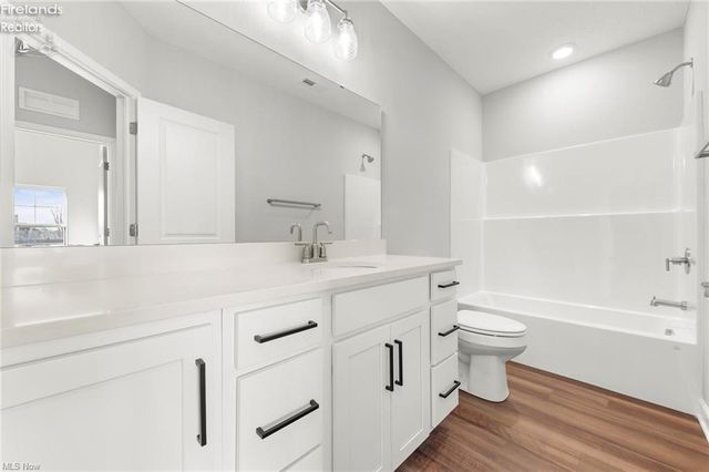 461 Harbor Lane, Lorain, OH 44052