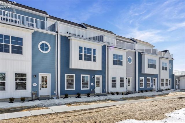 461 Harbor Lane, Lorain, OH 44052