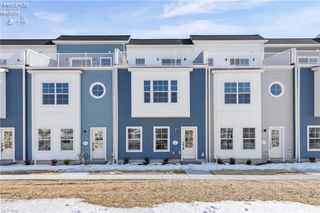 461 Harbor Lane, Lorain, OH 44052