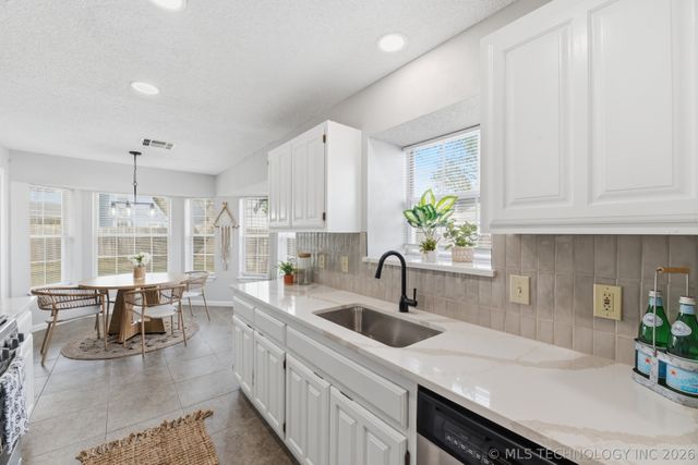 1808 S Gardenia Avenue, Broken Arrow, OK 74012