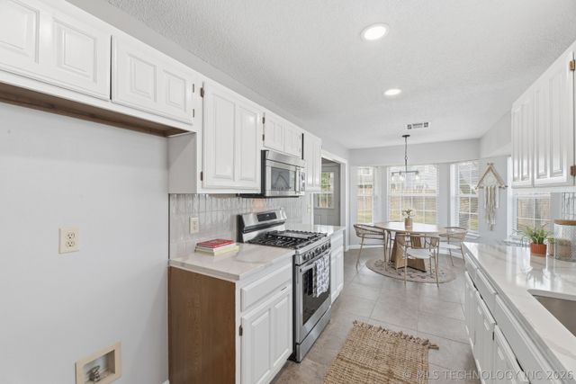 1808 S Gardenia Avenue, Broken Arrow, OK 74012