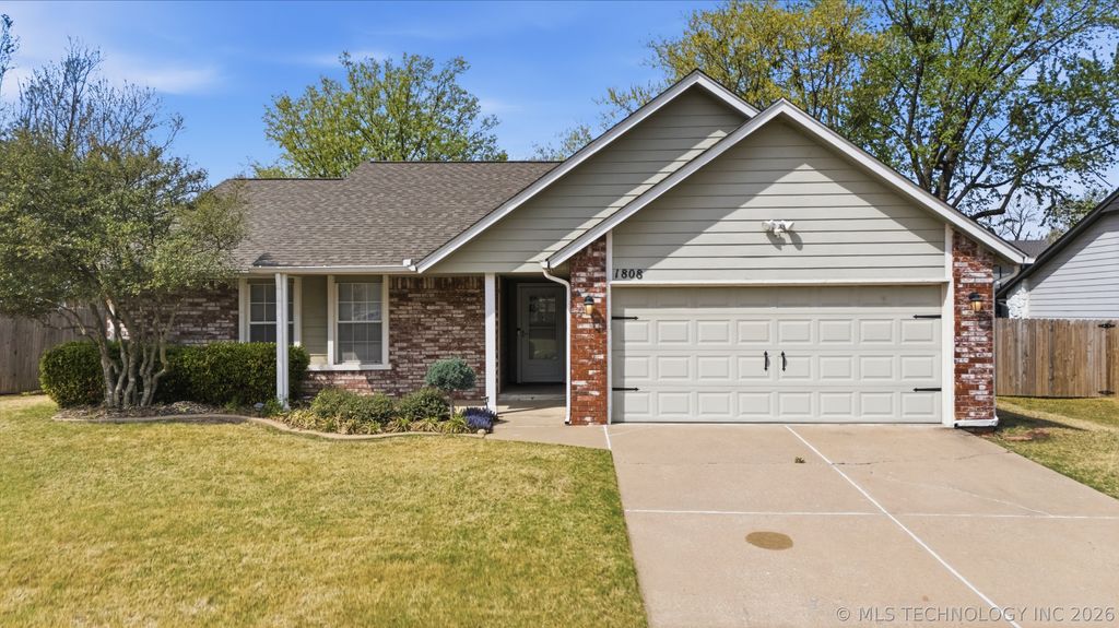 1808 S Gardenia Avenue, Broken Arrow, OK 74012