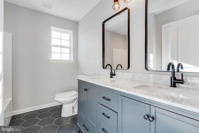 320 ELMWOOD AVE, Langhorne, PA 19047