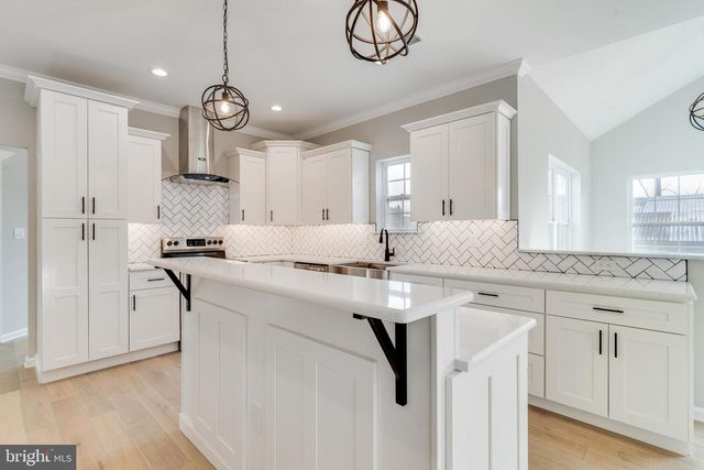 320 ELMWOOD AVE, Langhorne, PA 19047