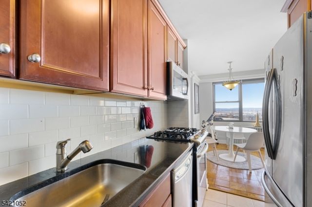 500 Central Ave 1014, Union City, NJ 07087