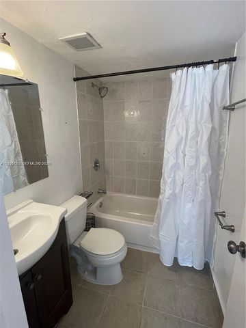 5199 NW 7th St 112, Miami, FL 33126