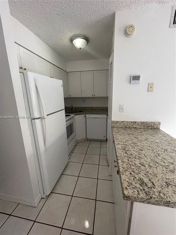 5199 NW 7th St 112, Miami, FL 33126