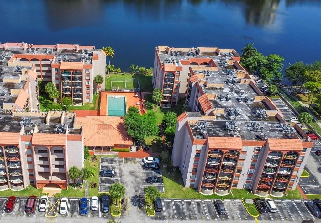 5199 NW 7th St 112, Miami, FL 33126