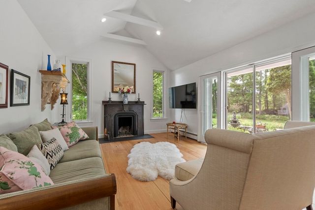 209 Harwood Ave, Littleton, MA 01460