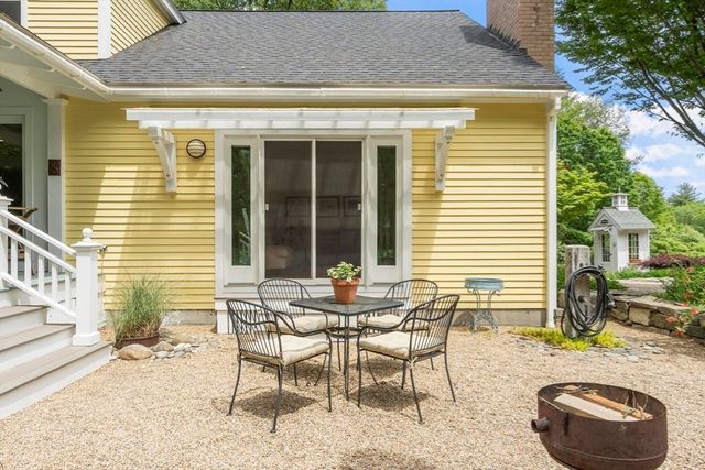 209 Harwood Ave, Littleton, MA 01460