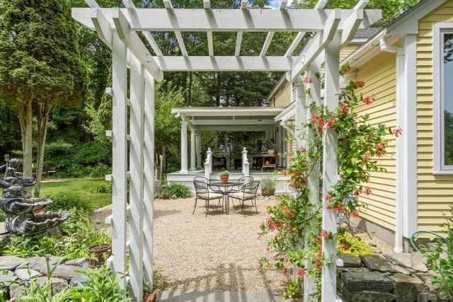 209 Harwood Ave, Littleton, MA 01460