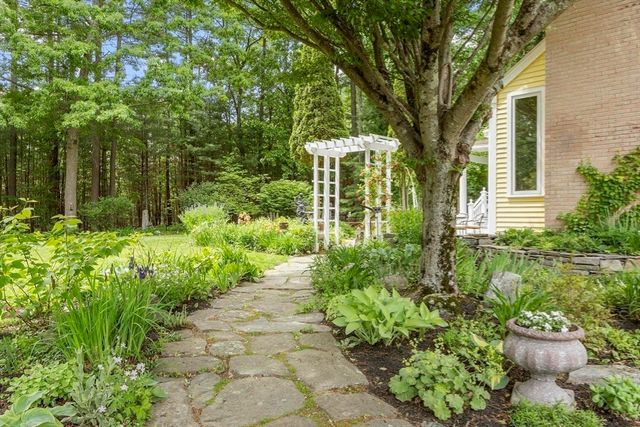 209 Harwood Ave, Littleton, MA 01460