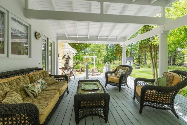 209 Harwood Ave, Littleton, MA 01460
