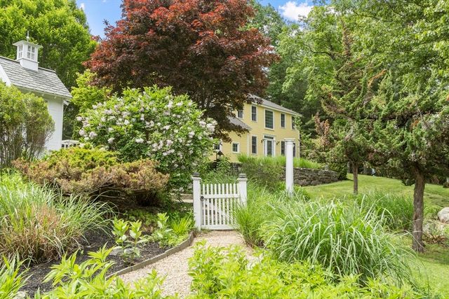 209 Harwood Ave, Littleton, MA 01460