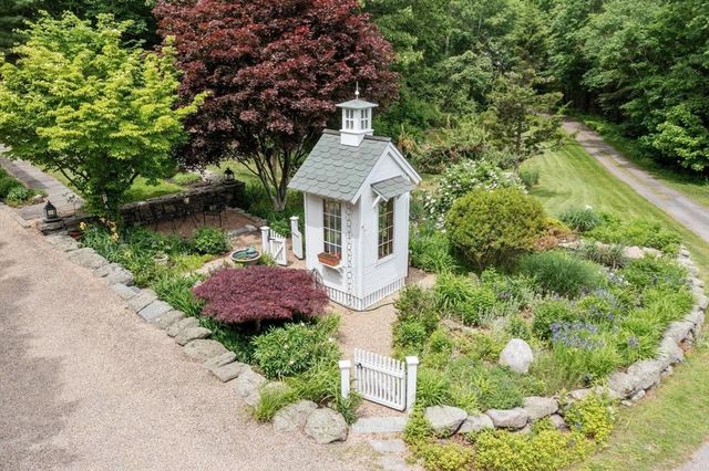 209 Harwood Ave, Littleton, MA 01460