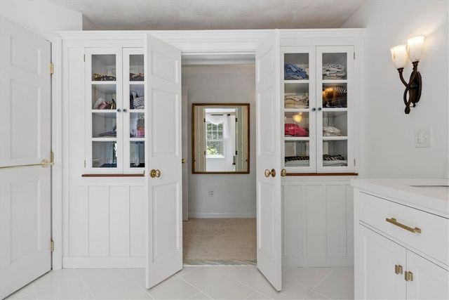 209 Harwood Ave, Littleton, MA 01460