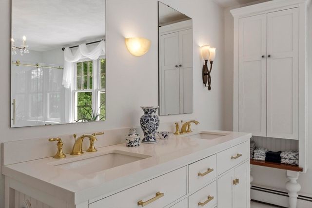 209 Harwood Ave, Littleton, MA 01460