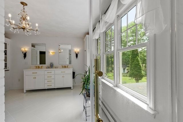 209 Harwood Ave, Littleton, MA 01460