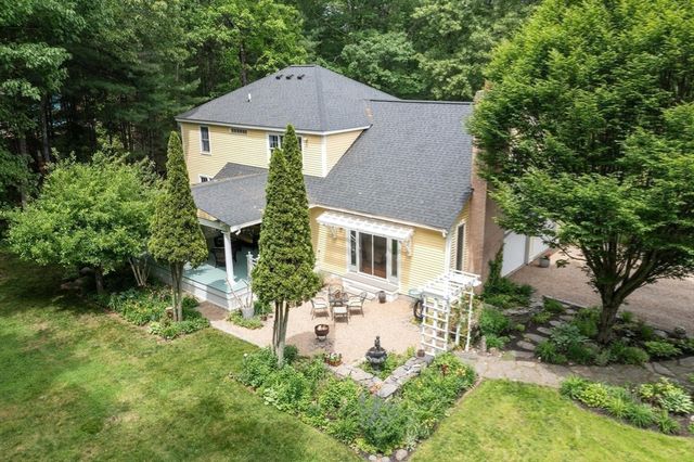 209 Harwood Ave, Littleton, MA 01460