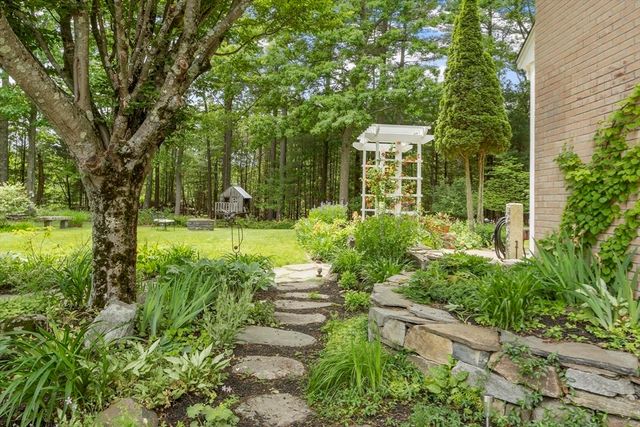 209 Harwood Ave, Littleton, MA 01460