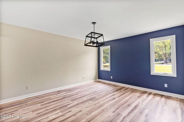 102 Rolling Hill Court, West End, NC 27376