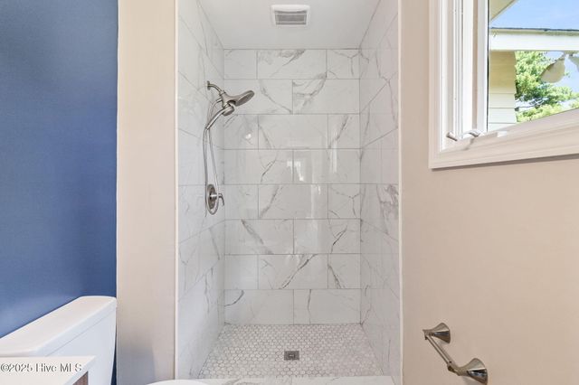 102 Rolling Hill Court, West End, NC 27376