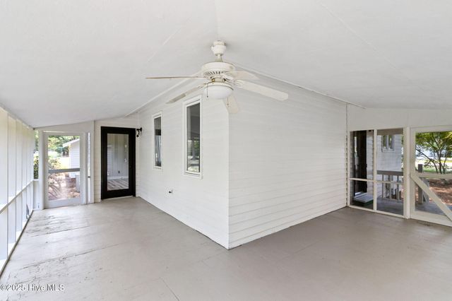 102 Rolling Hill Court, West End, NC 27376
