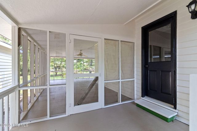 102 Rolling Hill Court, West End, NC 27376
