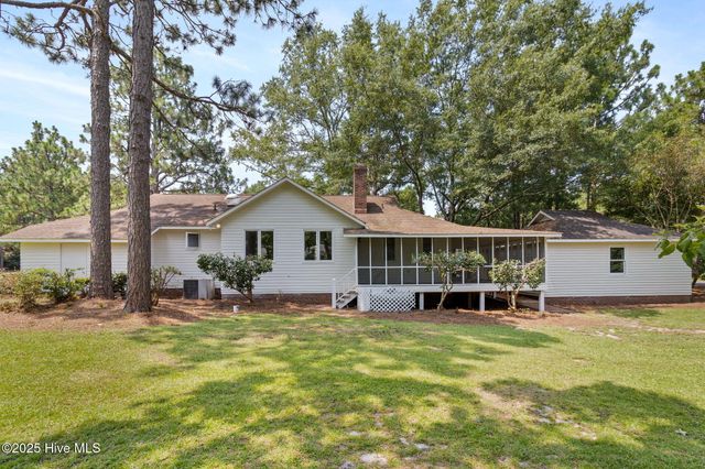 102 Rolling Hill Court, West End, NC 27376