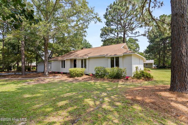 102 Rolling Hill Court, West End, NC 27376