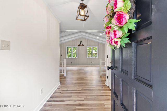 102 Rolling Hill Court, West End, NC 27376
